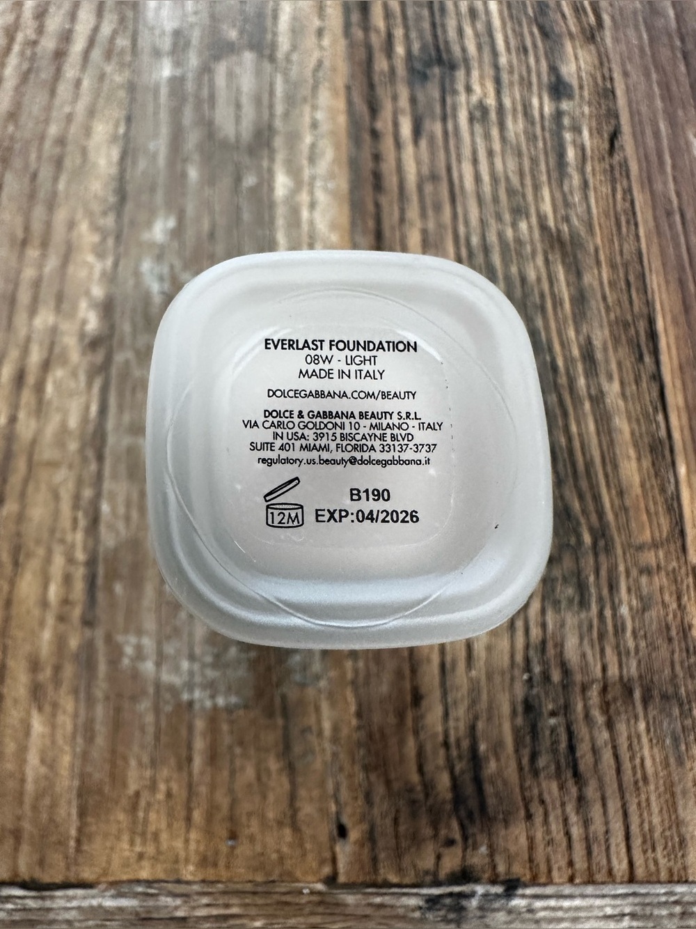 Dolce & Gabbana Everlast Foundation - Silver Bottle - Picture 3 of 4